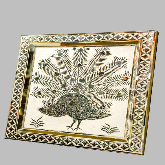 Dancing peacock wall pannel - Detail View