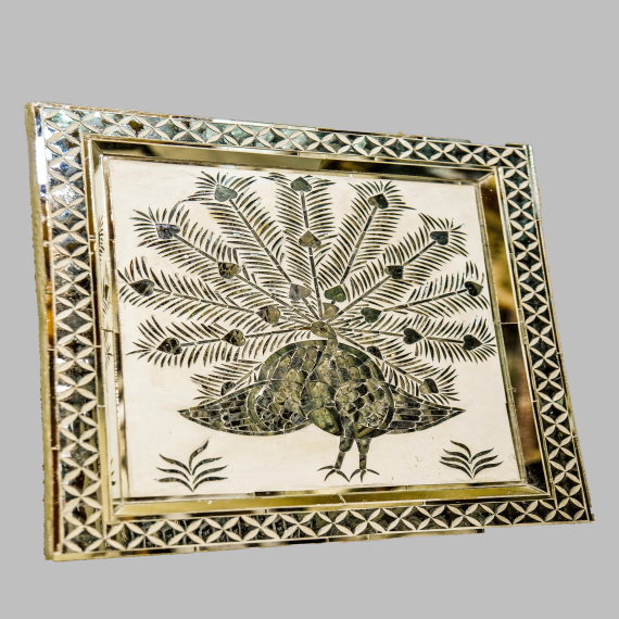 Dancing peacock wall pannel - Detail View