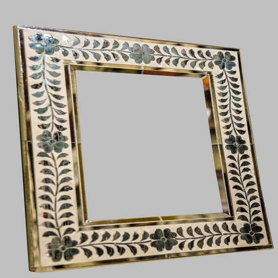 Silver thikri work photo frame - Detail View