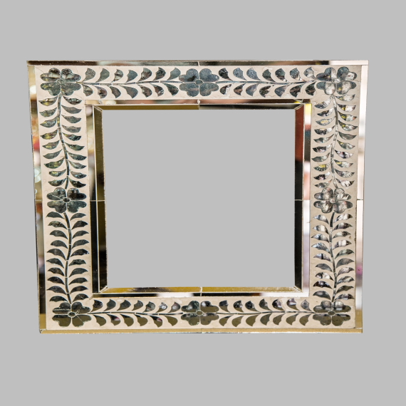Silver thikri work photo frame - Detail View