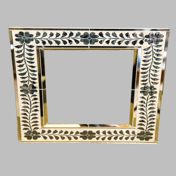 Silver thikri work photo frame - Detail View